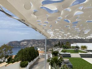 Toldo troquelado - terraza particular La Herradura 2023 (10)